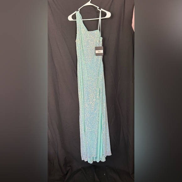 Mac Duggal 26990 SEQUINED ONE SHOULDER DRAPED BACK GOWN - Picture 4 of 6